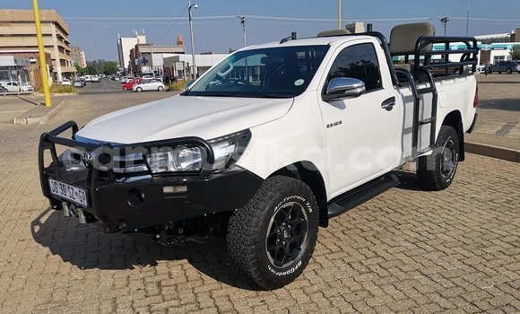 Tenga Tsaru Toyota Hilux Chena Mota in Beitbridge in Matabeleland South Tenga Tsaru Toyota Hilux Chena Mota in Beitbridge in Matabeleland South