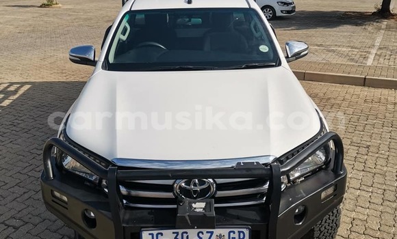 Tenga Tsaru Toyota Hilux Chena Mota in Beitbridge in Matabeleland South Tenga Tsaru Toyota Hilux Chena Mota in Beitbridge in Matabeleland South