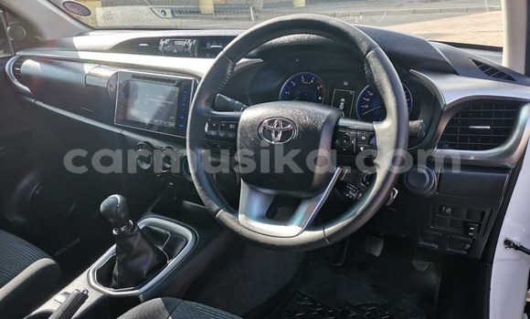 Tenga Tsaru Toyota Hilux Chena Mota in Beitbridge in Matabeleland South Tenga Tsaru Toyota Hilux Chena Mota in Beitbridge in Matabeleland South