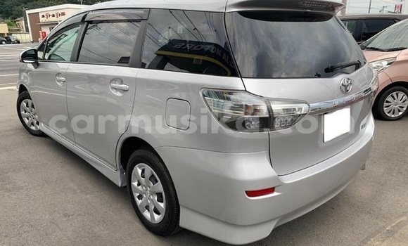 Tenga Tsaru Toyota Wish Sirivha Mota in Beitbridge in Matabeleland South Tenga Tsaru Toyota Wish Sirivha Mota in Beitbridge in Matabeleland South