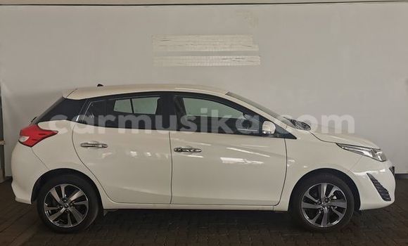 Nunua Ilio tumika Toyota Yaris Nyeupe Gari ndani ya Beitbridge nchini Matabeleland Kusini Nunua Ilio tumika Toyota Yaris Nyeupe Gari ndani ya Beitbridge nchini Matabeleland Kusini