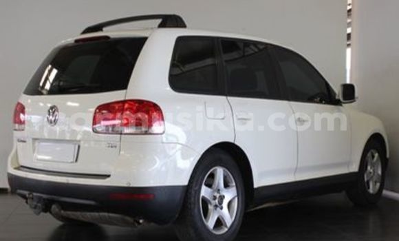 Acheter Occasion Voiture Volkswagen Touareg Blanc à Beitbridge, Matabeleland South Acheter Occasion Voiture Volkswagen Touareg Blanc à Beitbridge, Matabeleland South