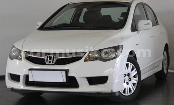 Nunua Ilio tumika Honda Civic Nyeupe Gari ndani ya Beitbridge nchini Matabeleland Kusini
