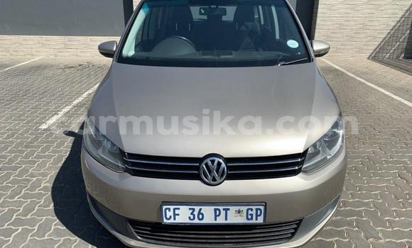 Acheter Occasion Voiture Volkswagen Touran Beige à Beitbridge, Matabeleland South Acheter Occasion Voiture Volkswagen Touran Beige à Beitbridge, Matabeleland South