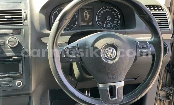 Acheter Occasion Voiture Volkswagen Touran Beige à Beitbridge, Matabeleland South Acheter Occasion Voiture Volkswagen Touran Beige à Beitbridge, Matabeleland South