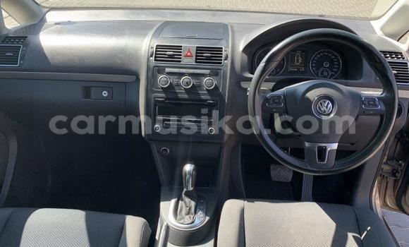 Acheter Occasion Voiture Volkswagen Touran Beige à Beitbridge, Matabeleland South Acheter Occasion Voiture Volkswagen Touran Beige à Beitbridge, Matabeleland South