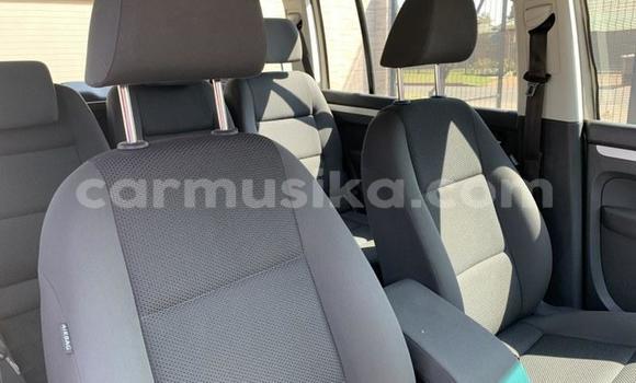 Acheter Occasion Voiture Volkswagen Touran Beige à Beitbridge, Matabeleland South Acheter Occasion Voiture Volkswagen Touran Beige à Beitbridge, Matabeleland South