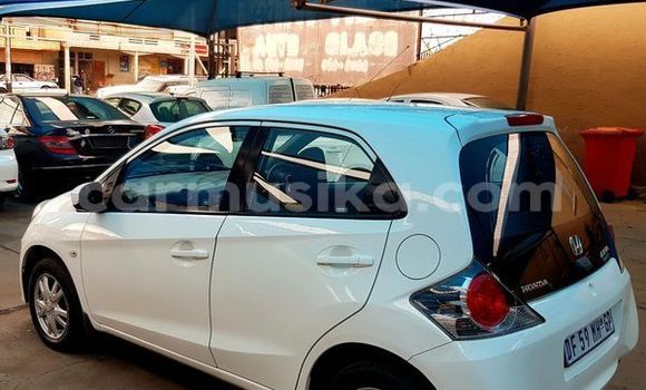 Acheter Occasion Voiture Honda Brio Blanc à Beitbridge, Matabeleland South Acheter Occasion Voiture Honda Brio Blanc à Beitbridge, Matabeleland South