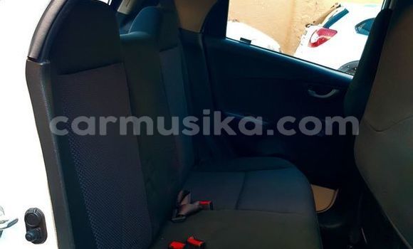 Acheter Occasion Voiture Honda Brio Blanc à Beitbridge, Matabeleland South Acheter Occasion Voiture Honda Brio Blanc à Beitbridge, Matabeleland South