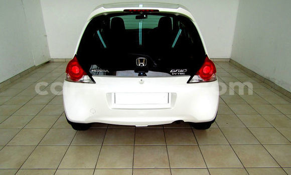 Acheter Occasion Voiture Honda Brio Blanc à Beitbridge, Matabeleland South Acheter Occasion Voiture Honda Brio Blanc à Beitbridge, Matabeleland South