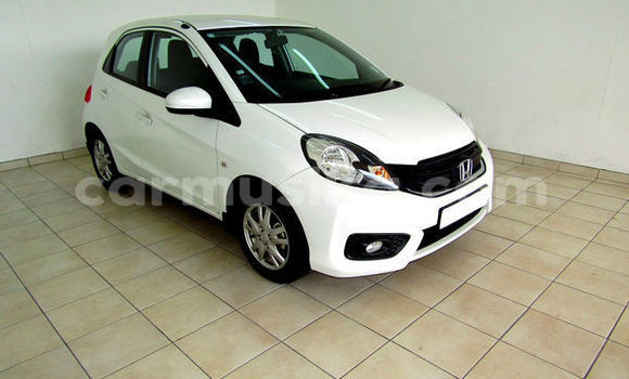 Acheter Occasion Voiture Honda Brio Blanc à Beitbridge, Matabeleland South Acheter Occasion Voiture Honda Brio Blanc à Beitbridge, Matabeleland South