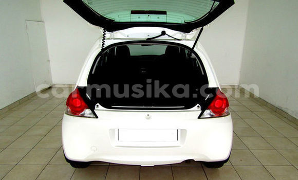 Acheter Occasion Voiture Honda Brio Blanc à Beitbridge, Matabeleland South Acheter Occasion Voiture Honda Brio Blanc à Beitbridge, Matabeleland South