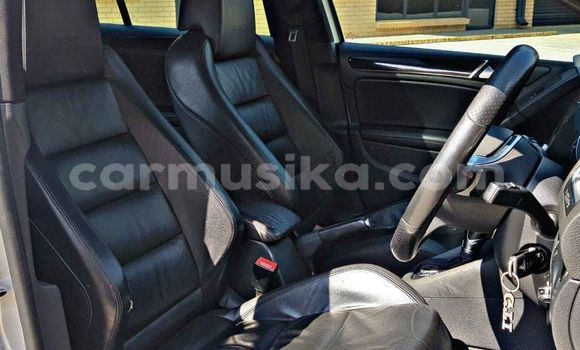 Nunua Ilio tumika Volkswagen Golf GTI Nyeupe Gari ndani ya Beitbridge nchini Matabeleland Kusini Nunua Ilio tumika Volkswagen Golf GTI Nyeupe Gari ndani ya Beitbridge nchini Matabeleland Kusini