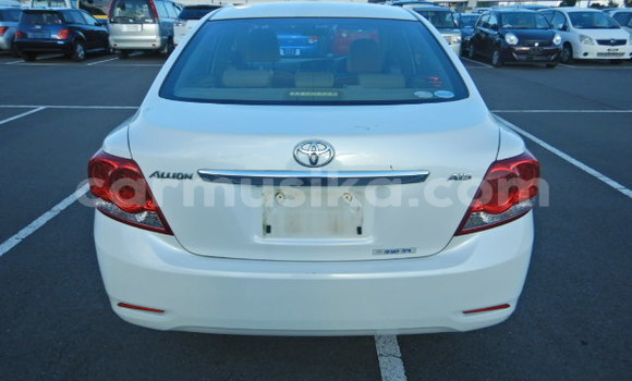 Tenga Tsaru Toyota Allion Chena Mota in Beitbridge in Matabeleland South Tenga Tsaru Toyota Allion Chena Mota in Beitbridge in Matabeleland South