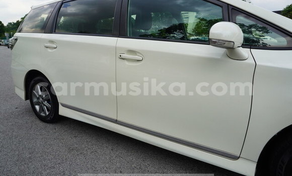 Nunua Ilio tumika Toyota Wish Nyeupe Gari ndani ya Beitbridge nchini Matabeleland Kusini