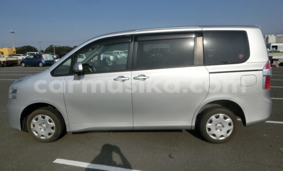 Tenga Tsaru Toyota Noah Sirivha Mota in Beitbridge in Matabeleland South Tenga Tsaru Toyota Noah Sirivha Mota in Beitbridge in Matabeleland South