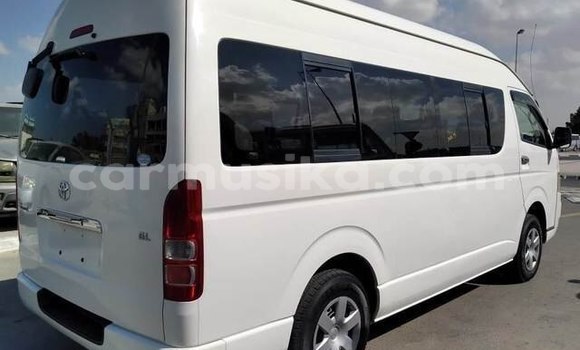 Tenga Imported Toyota Hiace Chena Mota in Beitbridge in Matabeleland South Tenga Imported Toyota Hiace Chena Mota in Beitbridge in Matabeleland South