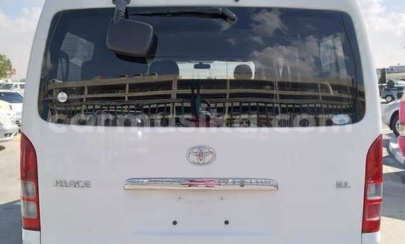 Tenga Imported Toyota Hiace Chena Mota in Beitbridge in Matabeleland South Tenga Imported Toyota Hiace Chena Mota in Beitbridge in Matabeleland South