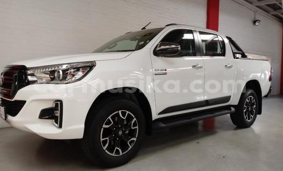 Tenga Tsaru Toyota Hilux Chena Mota in Beitbridge in Matabeleland South Tenga Tsaru Toyota Hilux Chena Mota in Beitbridge in Matabeleland South