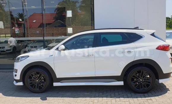 Buy Used Hyundai Tucson White Car in Beitbridge in Matabeleland South