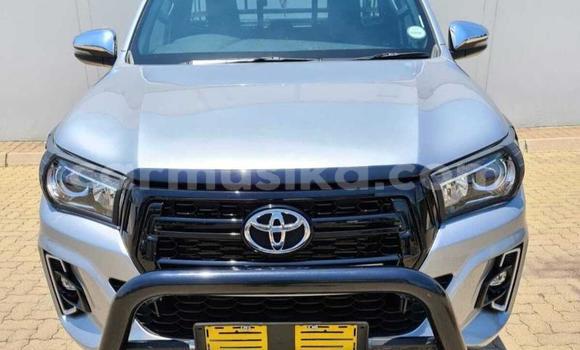 Buy Used Toyota Hilux Silver Car in Beitbridge in Matabeleland South