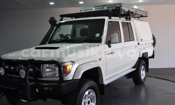 Nunua Ilio tumika Toyota Land Cruiser Nyeupe Gari ndani ya Beitbridge nchini Matabeleland Kusini