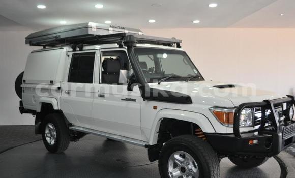 Nunua Ilio tumika Toyota Land Cruiser Nyeupe Gari ndani ya Beitbridge nchini Matabeleland Kusini Nunua Ilio tumika Toyota Land Cruiser Nyeupe Gari ndani ya Beitbridge nchini Matabeleland Kusini