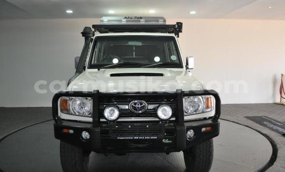 Nunua Ilio tumika Toyota Land Cruiser Nyeupe Gari ndani ya Beitbridge nchini Matabeleland Kusini Nunua Ilio tumika Toyota Land Cruiser Nyeupe Gari ndani ya Beitbridge nchini Matabeleland Kusini