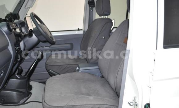 Nunua Ilio tumika Toyota Land Cruiser Nyeupe Gari ndani ya Beitbridge nchini Matabeleland Kusini Nunua Ilio tumika Toyota Land Cruiser Nyeupe Gari ndani ya Beitbridge nchini Matabeleland Kusini