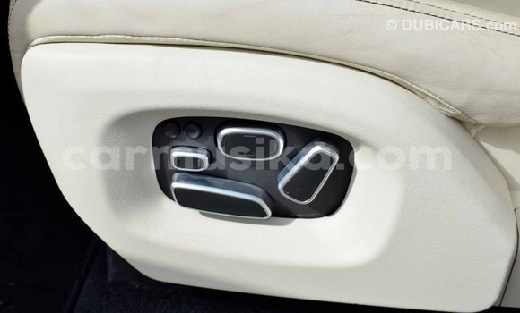 Acheter Import Voiture Land Rover Range Rover Blanc à Import - Dubai, Harare Acheter Import Voiture Land Rover Range Rover Blanc à Import - Dubai, Harare