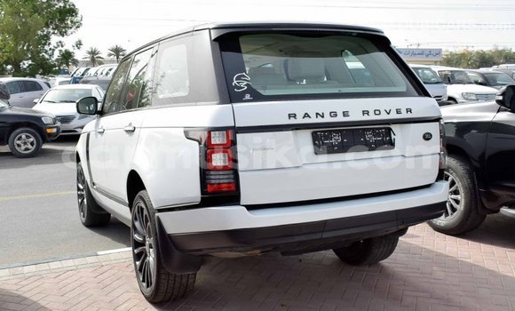 Acheter Import Voiture Land Rover Range Rover Blanc à Import - Dubai, Harare Acheter Import Voiture Land Rover Range Rover Blanc à Import - Dubai, Harare