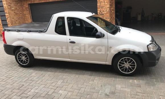 Tenga Tsaru Nissan NP 300 Chena Mota in Beitbridge in Matabeleland South