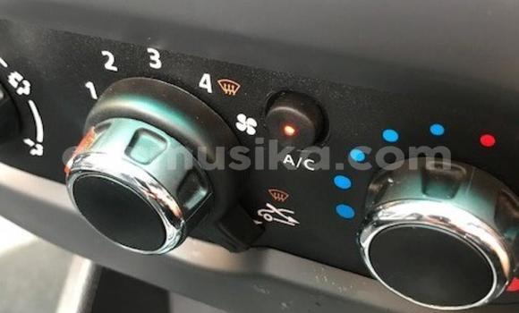 Nunua Ilio tumika Nissan NP 300 Nyeupe Gari ndani ya Beitbridge nchini Matabeleland Kusini Nunua Ilio tumika Nissan NP 300 Nyeupe Gari ndani ya Beitbridge nchini Matabeleland Kusini