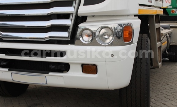 Acheter Occasion Utilitaire Caterpillar 120 Blanc à Harare, Harare Acheter Occasion Utilitaire Caterpillar 120 Blanc à Harare, Harare