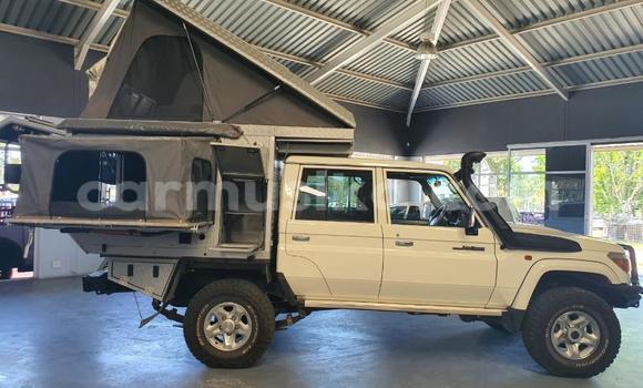 Nunua Ilio tumika Toyota Land Cruiser Nyeupe Gari ndani ya Beitbridge nchini Matabeleland Kusini Nunua Ilio tumika Toyota Land Cruiser Nyeupe Gari ndani ya Beitbridge nchini Matabeleland Kusini