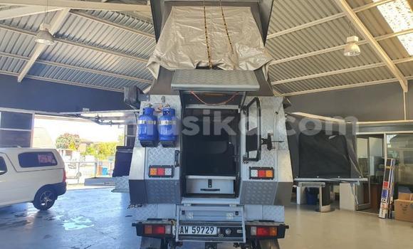 Nunua Ilio tumika Toyota Land Cruiser Nyeupe Gari ndani ya Beitbridge nchini Matabeleland Kusini Nunua Ilio tumika Toyota Land Cruiser Nyeupe Gari ndani ya Beitbridge nchini Matabeleland Kusini