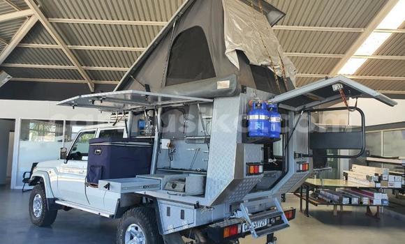 Nunua Ilio tumika Toyota Land Cruiser Nyeupe Gari ndani ya Beitbridge nchini Matabeleland Kusini Nunua Ilio tumika Toyota Land Cruiser Nyeupe Gari ndani ya Beitbridge nchini Matabeleland Kusini