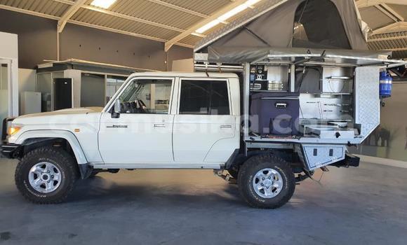 Nunua Ilio tumika Toyota Land Cruiser Nyeupe Gari ndani ya Beitbridge nchini Matabeleland Kusini Nunua Ilio tumika Toyota Land Cruiser Nyeupe Gari ndani ya Beitbridge nchini Matabeleland Kusini