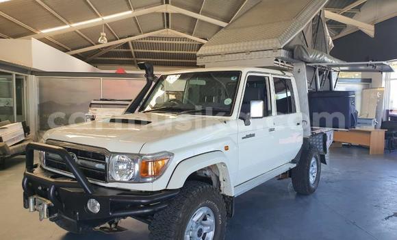 Nunua Ilio tumika Toyota Land Cruiser Nyeupe Gari ndani ya Beitbridge nchini Matabeleland Kusini Nunua Ilio tumika Toyota Land Cruiser Nyeupe Gari ndani ya Beitbridge nchini Matabeleland Kusini