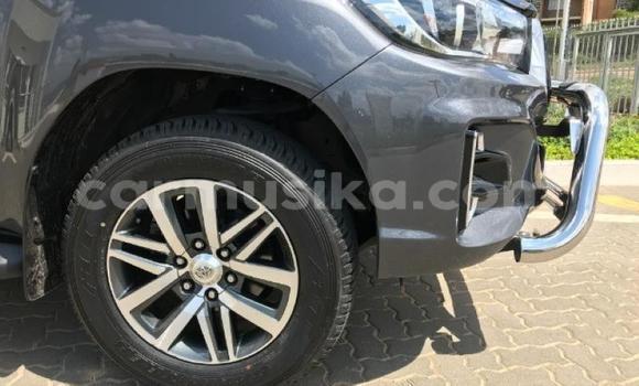 Buy Used Toyota Hilux Silver Car in Beitbridge in Matabeleland South Buy Used Toyota Hilux Silver Car in Beitbridge in Matabeleland South