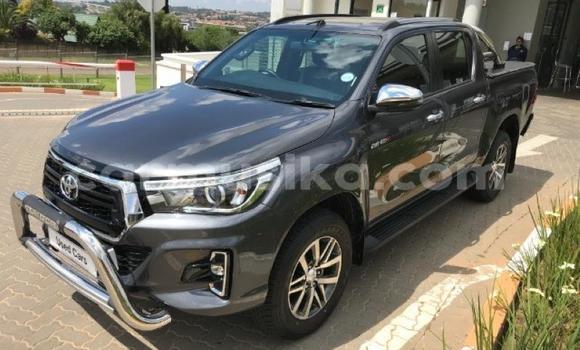 Buy Used Toyota Hilux Silver Car in Beitbridge in Matabeleland South Buy Used Toyota Hilux Silver Car in Beitbridge in Matabeleland South