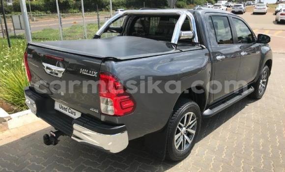 Buy Used Toyota Hilux Silver Car in Beitbridge in Matabeleland South Buy Used Toyota Hilux Silver Car in Beitbridge in Matabeleland South