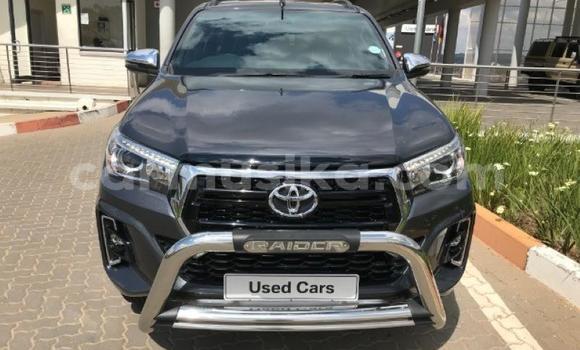 Buy Used Toyota Hilux Silver Car in Beitbridge in Matabeleland South Buy Used Toyota Hilux Silver Car in Beitbridge in Matabeleland South