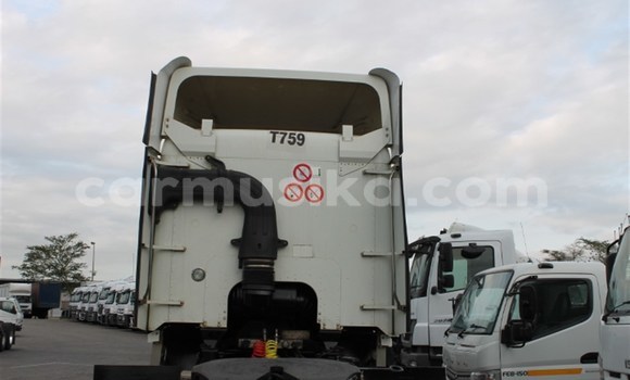 Acheter Occasion Utilitaire Caterpillar 120 Blanc à Harare, Harare Acheter Occasion Utilitaire Caterpillar 120 Blanc à Harare, Harare