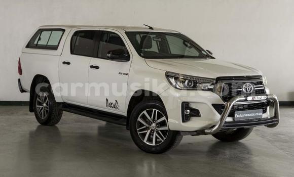 Acheter Occasion Voiture Toyota Hilux Blanc à Beitbridge, Matabeleland South Acheter Occasion Voiture Toyota Hilux Blanc à Beitbridge, Matabeleland South