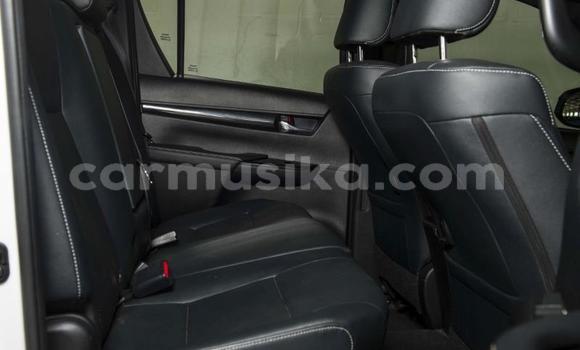 Acheter Occasion Voiture Toyota Hilux Blanc à Beitbridge, Matabeleland South Acheter Occasion Voiture Toyota Hilux Blanc à Beitbridge, Matabeleland South