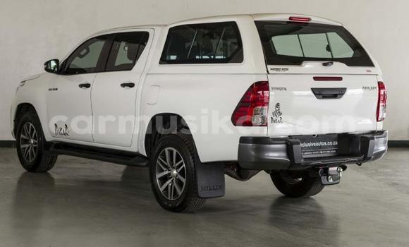 Acheter Occasion Voiture Toyota Hilux Blanc à Beitbridge, Matabeleland South Acheter Occasion Voiture Toyota Hilux Blanc à Beitbridge, Matabeleland South