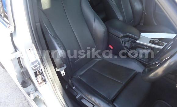 Tenga Tsaru BMW 3–Series Sirivha Mota in Beitbridge in Matabeleland South Tenga Tsaru BMW 3–Series Sirivha Mota in Beitbridge in Matabeleland South