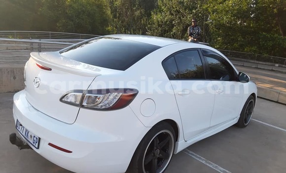 Tenga Tsaru Mazda Mazda 3 Chena Mota in Beitbridge in Matabeleland South Tenga Tsaru Mazda Mazda 3 Chena Mota in Beitbridge in Matabeleland South