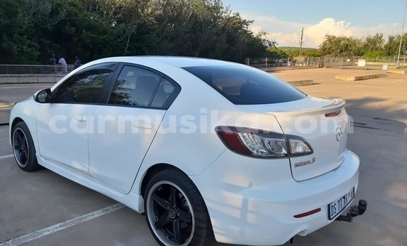 Tenga Tsaru Mazda Mazda 3 Chena Mota in Beitbridge in Matabeleland South Tenga Tsaru Mazda Mazda 3 Chena Mota in Beitbridge in Matabeleland South